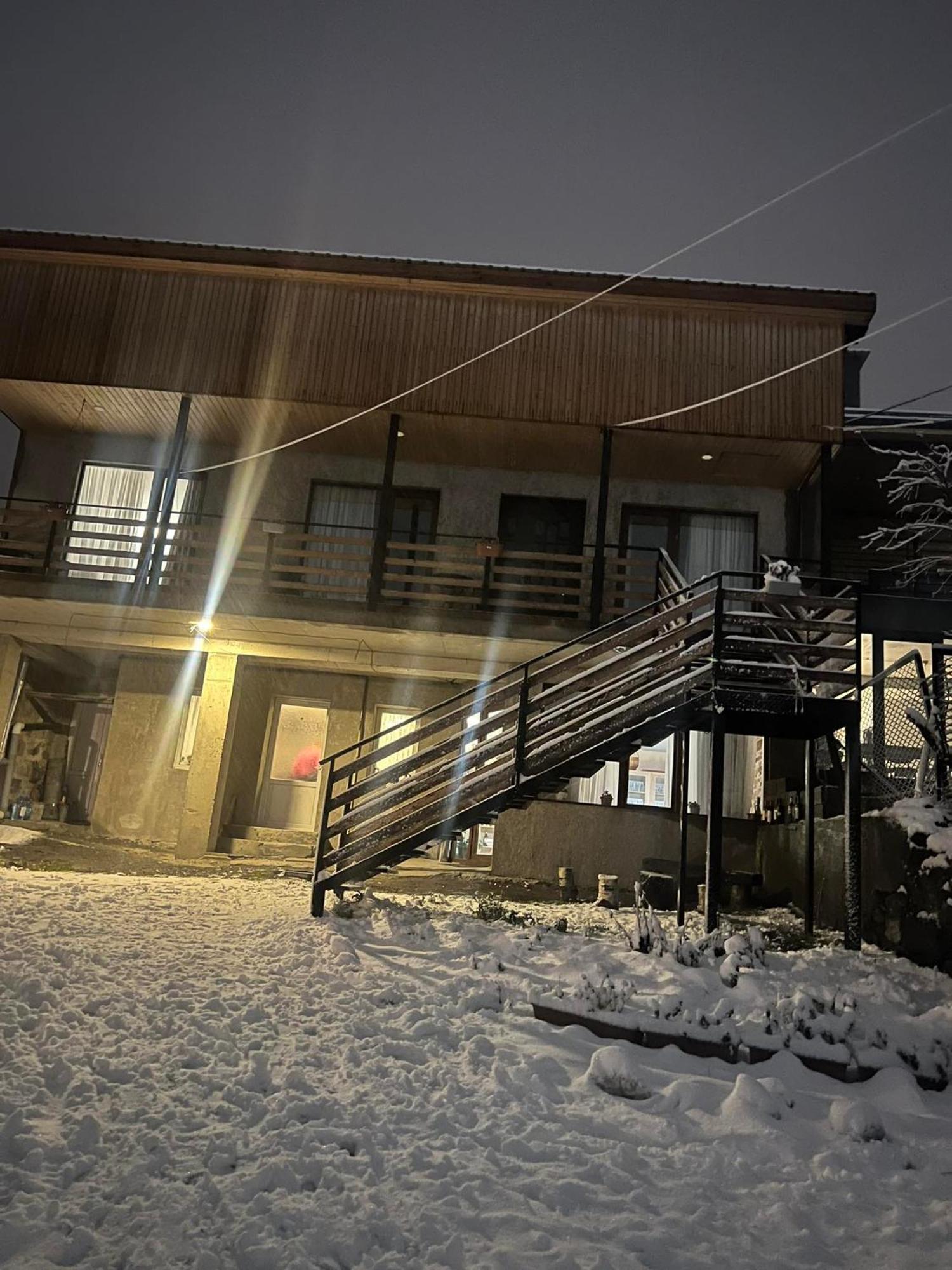 Guesthouse Relax In Kazbegi Exterior foto
